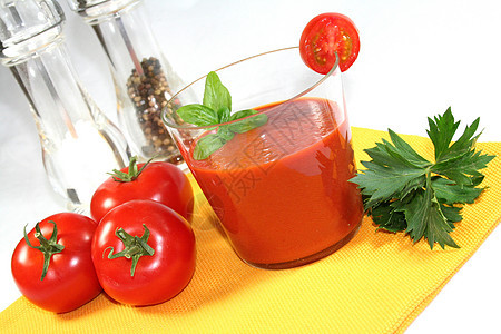 番茄汁胡椒蔬菜汁营养蔬菜玻璃饮料果肉红色树叶图片