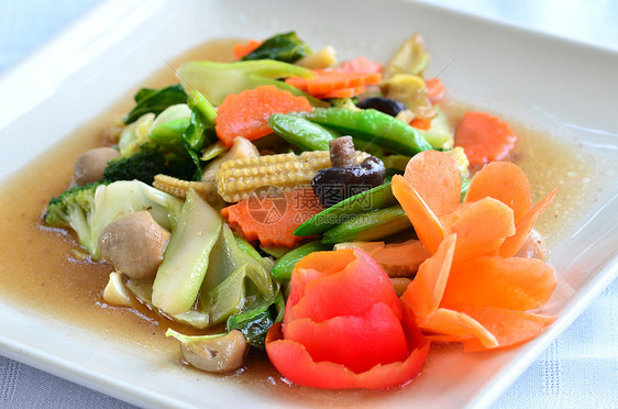 牡蛎酱中加食的混合蔬菜百里香绿色胡椒辣椒食物玉米草本植物图片