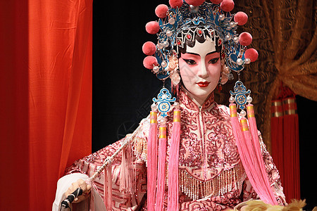 中文歌剧木偶和红布作为空间 是一个玩具 不是节日娱乐服饰传统文化展示艺术演员化妆品唱歌图片
