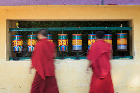 在McLeod Ganj交替祈祷轮图片