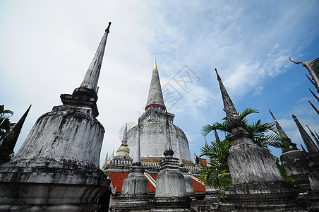 瓦特马哈那寺庙的塔达旅行佛教徒蓝色雕像宗教公园旅游假期建筑学荒野图片