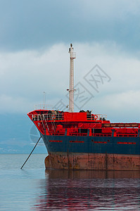 水上大型货轮海洋油船出口后勤商业商品船运经济载体商船图片