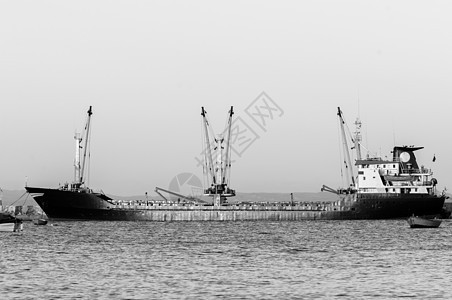 水上大型货轮油船出口卸载贸易经济商品后勤风暴血管港口图片
