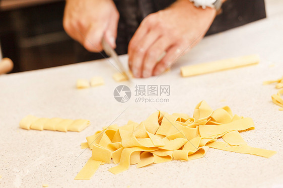 做厨师意大利面滚动面团小麦扁平化桌子食物作坊营养麸质厨房图片