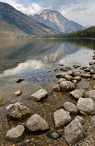 美国怀俄明州大泰顿国家公园Jenny Lake和Moran山图片