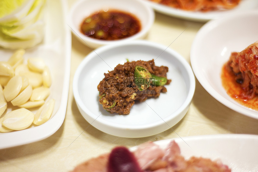 汉城餐厅的韩国菜盘食物黄豆蔬菜小菜盘子美食图片