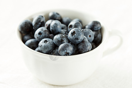 新鲜蓝莓美食雾凇食物小吃覆盆子营养浆果甜点水果早餐图片