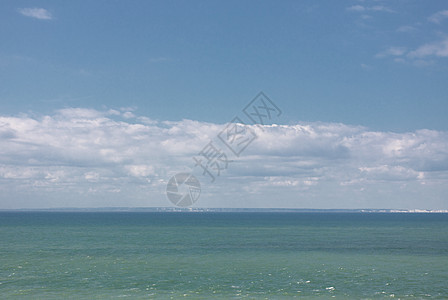 从法国极光海岸的海景太阳反思黑鼻子波浪悬崖沙滩鼻子图片