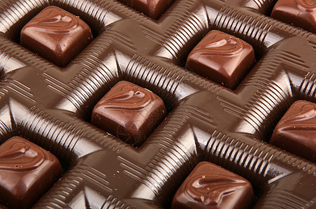 白色背景的堆叠巧克力糖果Name库存刨花甜点免版税照片酒吧烘焙食物股票图片图片