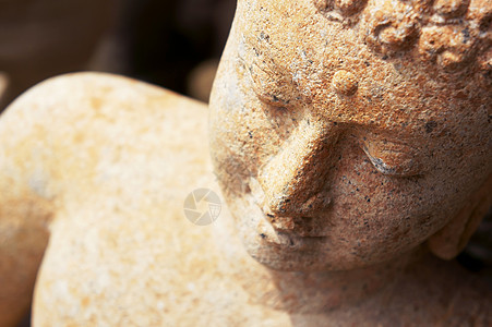 红佛寺庙精神雕塑石头冥想雕像沉思信仰上帝神社图片