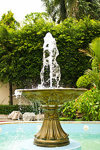 公园里的喷泉建筑建筑学飞溅液体装饰旅行城市商业花园街道图片