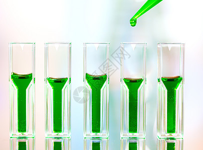 反射表面 复制空间上的分光营养力计水管绿色蓝色塑料化学科学液体实验室吸管测量图片