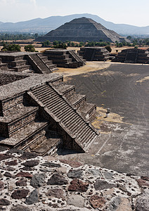 特奥蒂瓦卡金字塔月亮寺庙金字塔考古学太阳石头脚步文化游客楼梯图片