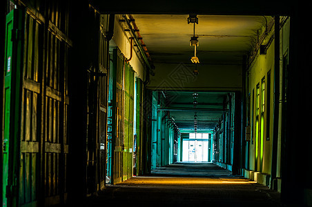 工业走廊 有奇异灯光反射门厅人行道大厅职业运动出口建筑学隧道房间图片