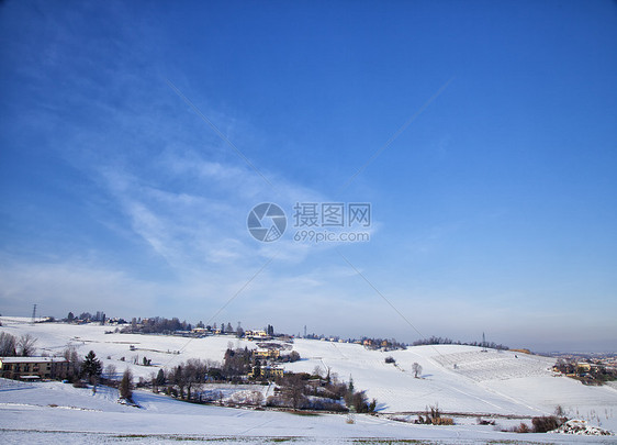 下雪景天空照明童话森林假期旅行环境高地阳光降雪图片