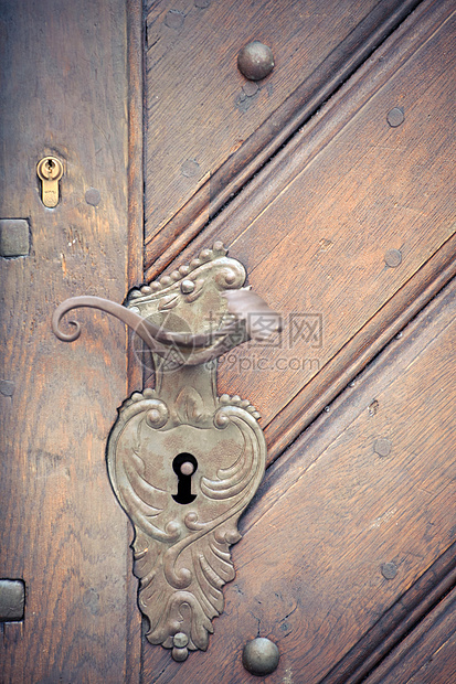 旧门把手风格木头装饰历史裂缝建筑学螺栓入口金属艺术图片