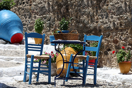 希腊建筑传统颜色 希腊语结构的传统颜色城市房子街道椅子蓝色花瓶酒馆后街艺术品画报图片
