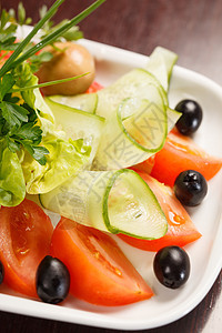 新鲜蔬菜沙拉黄瓜饮食食物美食香菜午餐胡椒盘子低脂肪洋葱图片