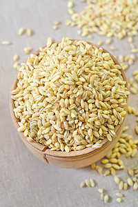 小麦薏米谷物粒子早餐收获玻璃农业浆果金子药品图片
