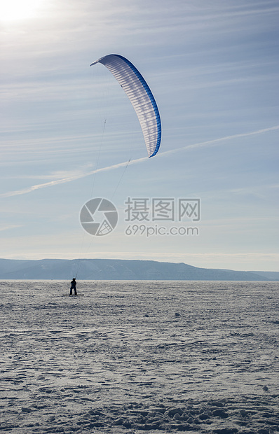 冬季风筝速度空气太阳力量冲浪动作天空手雕阳光滑雪图片