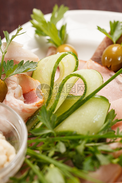 肉食开胃菜午餐胡椒香菜舌头香肠黄瓜洋葱猪肉火腿小吃图片