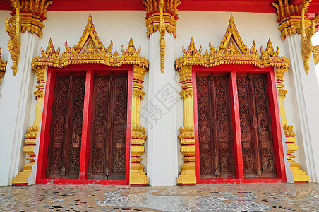 泰式庙门窗格手工手工业窗户古董工艺雕刻传奇金子寺庙图片