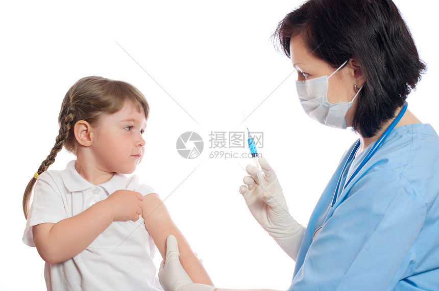 医生为女孩接种疫苗图片