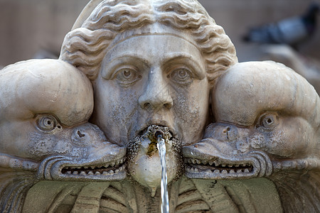 意大利罗马广场巴洛克喷泉的雕塑细节旅行建筑学城市地标景点装饰建筑神话来源风格图片