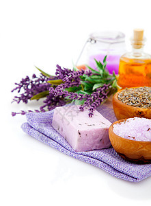 食盐 肥皂 油和熏衣草花图片