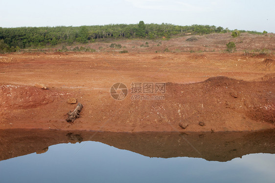 红湖悬崖侵蚀幽谷蓝色天空洪水红色水线环境峡谷沙漠图片