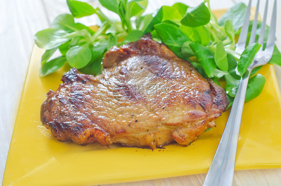 牛排蔬菜美食黄瓜胡椒迷迭香餐桌食物火箭沙拉胡椒粒图片