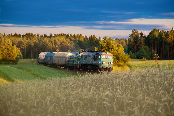 运输柴油列车后勤铁路小麦货物机车车皮力量联运环境风景图片