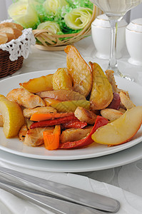 鸡肉沙拉和焦糖梨美食食谱饮食水果刀具维生素蔬菜产品自助餐设置图片