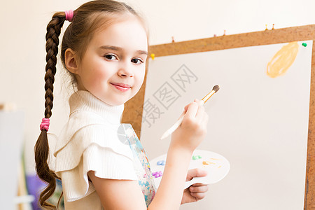 抽取课程画家团体绘画学校帮助画笔教育苗圃家庭课堂图片
