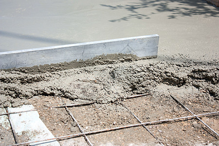 建造两地建筑地面户外工人石匠砂浆装修工人平板水泥砌体工地图片