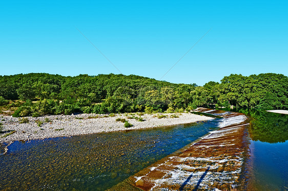 混凝土大坝天空环境溪流堤防生态运动石头瀑布激流岩石图片