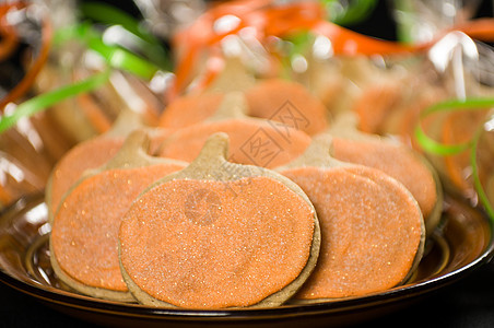孤立黑色上的自制布金饼干背景乡村感恩小吃食物橙子甜点图片