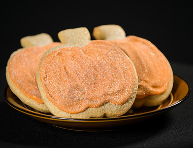 孤立黑色上的自制布金饼干小吃甜点背景食物橙子感恩乡村图片