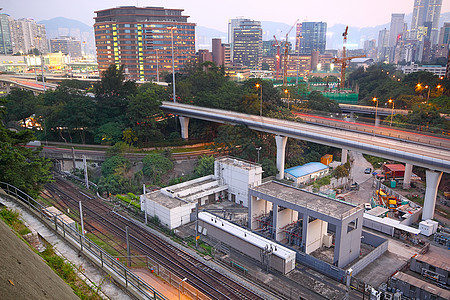 城市铁路刮刀景观铁路摩天大楼运动全景人群城市旅行天空图片