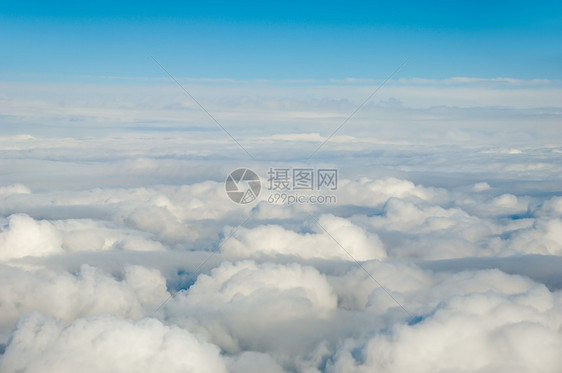 云层之上晴天天气编队地平线空气气氛天空蓝色航班航空图片