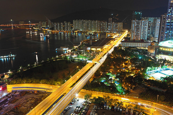 晚上在市中心的香港时间城市银行灯泡摩天大楼建筑物高峰街道房子商业图片