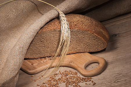 核心黑麦面包碳水化合物可口高清图片