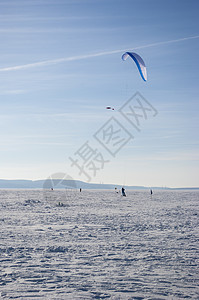 冬季风筝冒险爱好天空手雕乐趣速度装备男人飞行动作图片