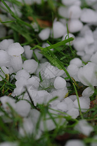 圆冰球水晶暴雨沉淀雷雨溪流风暴洪水谷物气候雨量图片