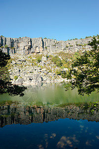 山区环礁湖自然公园高地森林顶峰山脉风景反射高山图片