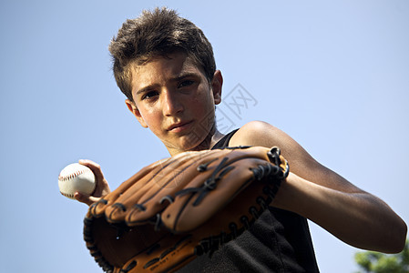 体育 棒球和孩子 儿童投球的肖像男性低角度公园竞赛闲暇运动员训练游戏男生孩子们图片