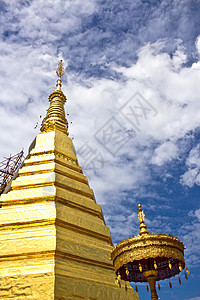 泰国法拉省Cho Hae 的Wat Phra河金塔图片