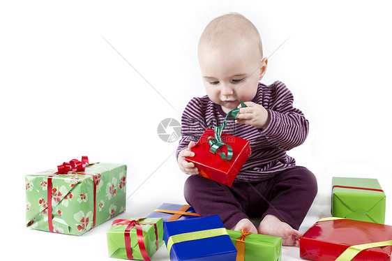 幼儿拆卸礼物生日孩子展示童年手指水平开箱儿童图片