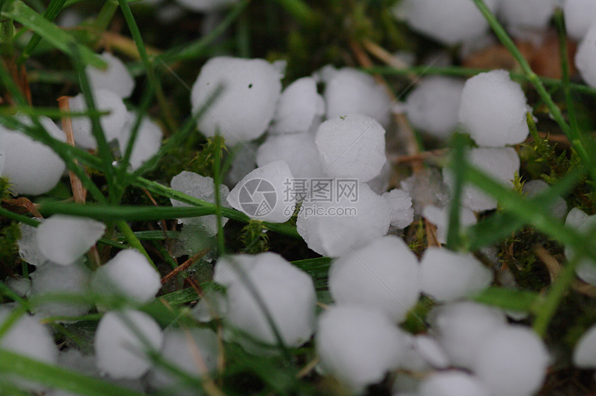 圆冰球洪水气候暴雨淋浴风暴谷物溪流雨量水帘沉淀图片