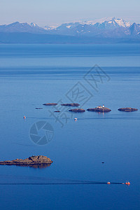 挪威海全景海岸海洋风景海岸线灯塔山脉峡湾岛屿渔船图片